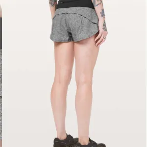 ✨ Lululemon Speed Up Short *2.5&quot;Heather Lux Multi Black / Black size 6