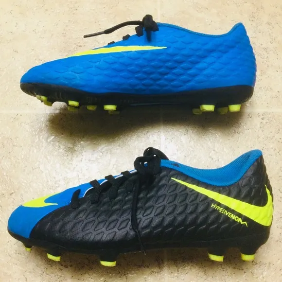 ⚽️ NIKE HYPERVENOM SOCCER CLEATS ⚽️