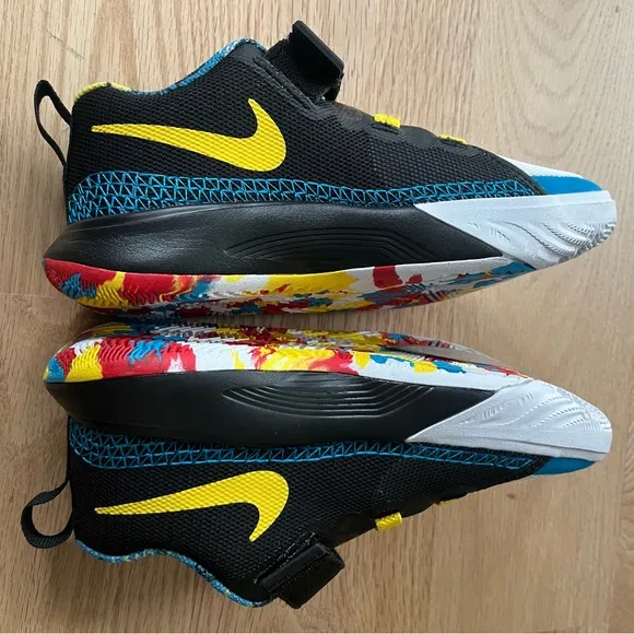 🏀 👟 NIKE KYRIE Flytrap 6 SE GS MULTI COLOR Sneakers- size 1Y- {NWOT}