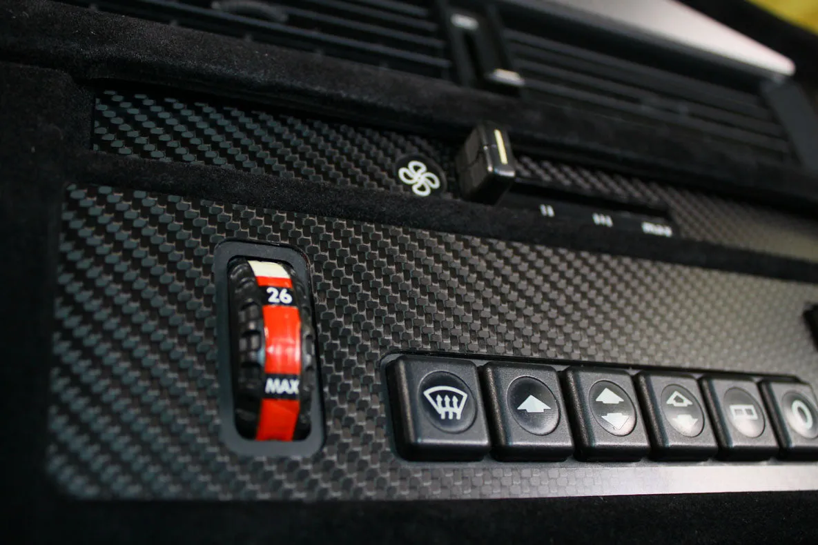 190E (W201) - Control kit - Carbon fiber trim - 4 PIECES
