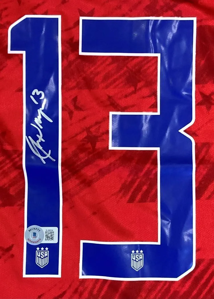 Alex Morgan Signed 2019/20 Nike USA Women's Red Small Soccer Jersey BAS