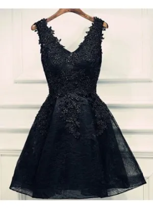 Black Lace Applique V-neck Homecoming Dresses With Beading