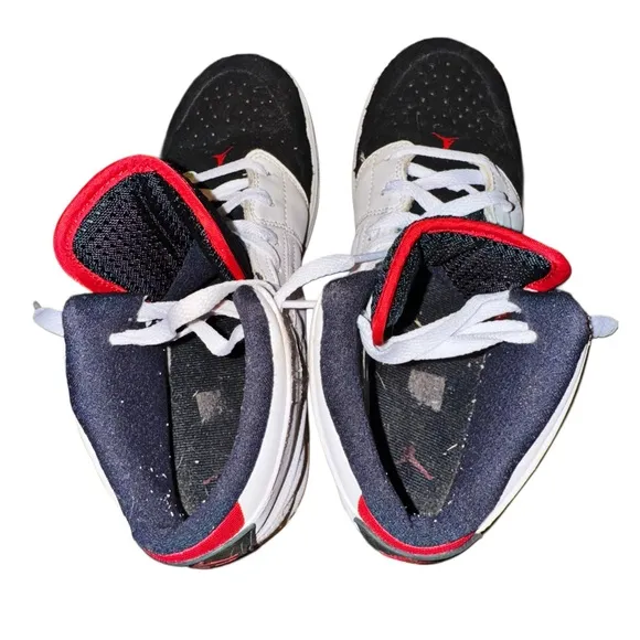 Boys (7Y) Nike Air Jordan 1 Retro 99 Sneakers White &amp; Black