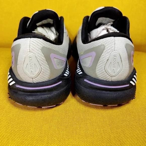 Brooks Adrenaline GTS 23 Women's Sneakers Gray/Black/Purple Running Shoe Size 7B