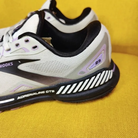 Brooks Adrenaline GTS 23 Women's Sneakers Gray/Black/Purple Running Shoe Size 7B