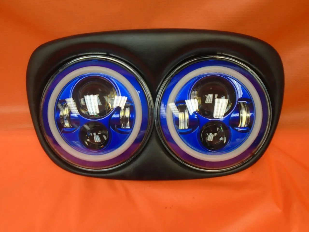DUAL 7" BLUE DAYMAKER BLUE HALO LED ROAD GLIDE Black Light Bulb Headlight Motorcycle Harley   Bezel