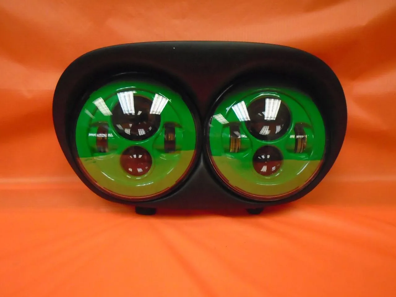 DUAL 7" GREEN DAYMAKER 2014 - 2018   LED ROAD GLIDE Black Light Bulb Headlight Harley   Bezel
