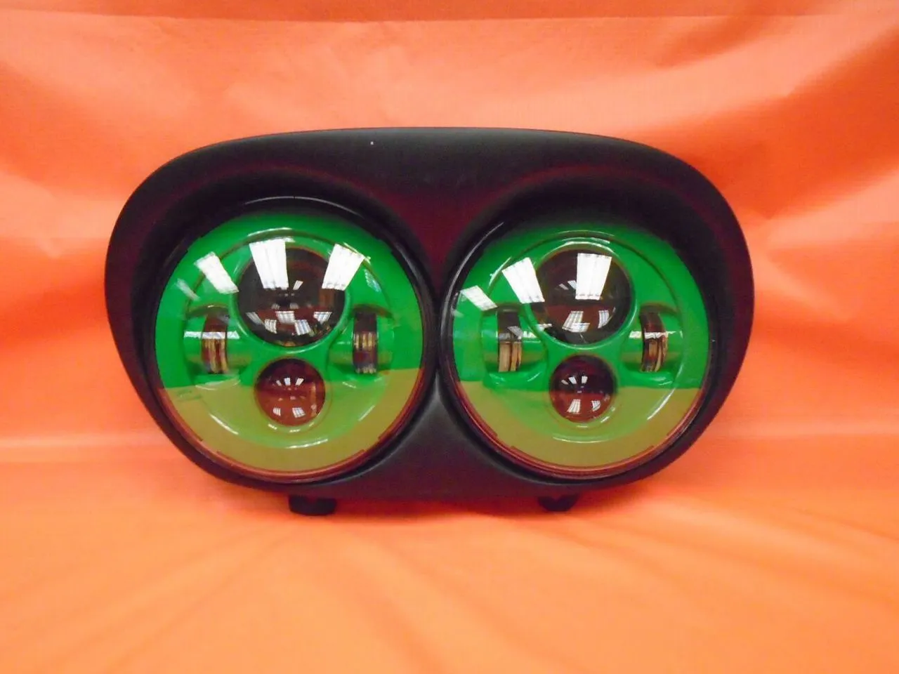 DUAL 7" GREEN DAYMAKER 2014 - 2018   LED ROAD GLIDE Black Light Bulb Headlight Harley   Bezel