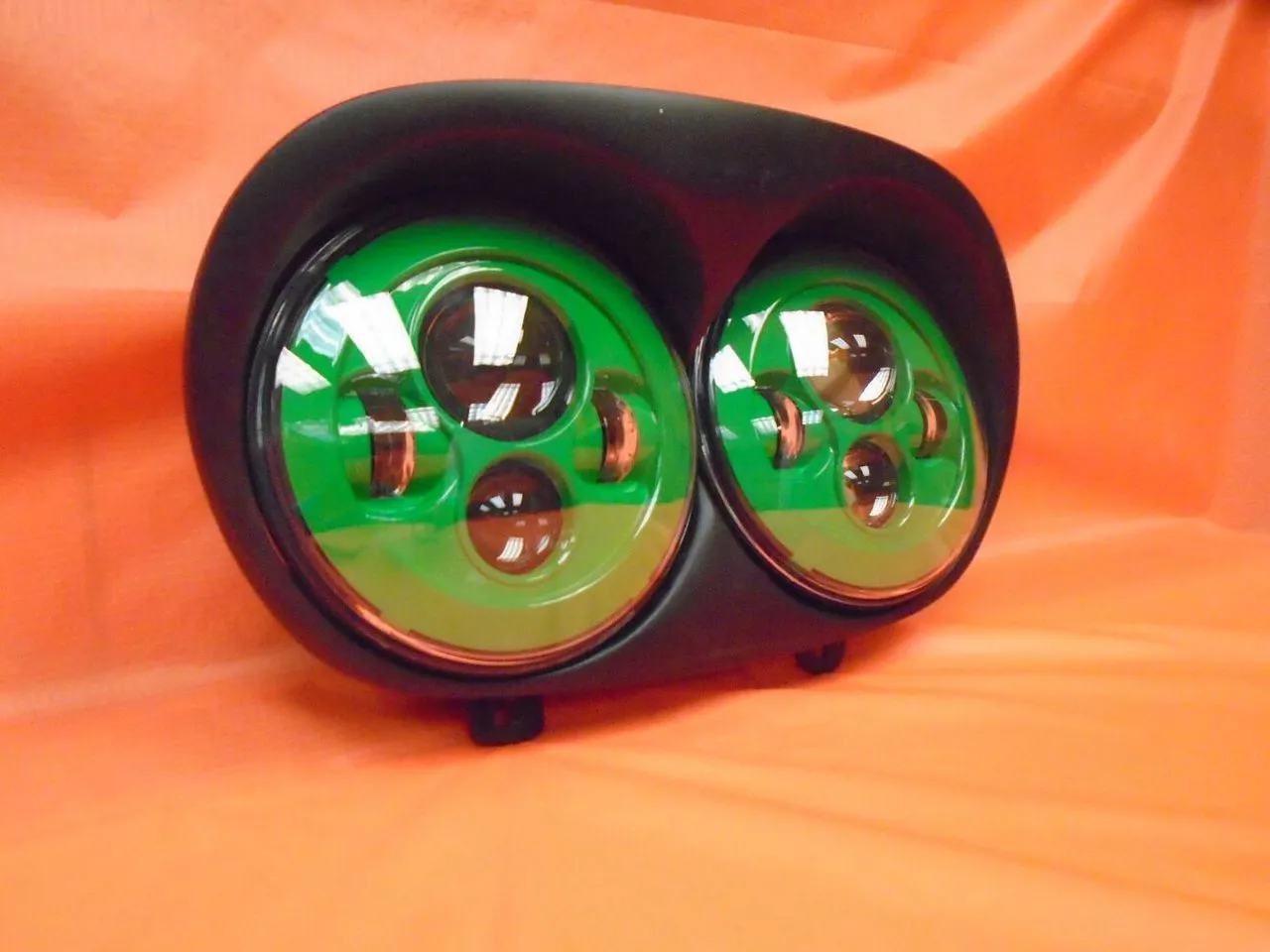 DUAL 7" GREEN DAYMAKER 2014 - 2018   LED ROAD GLIDE Black Light Bulb Headlight Harley   Bezel