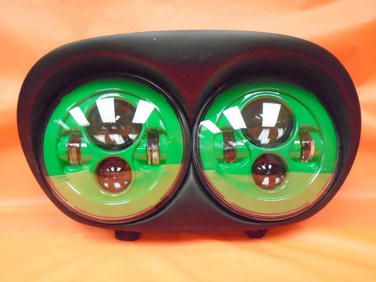 DUAL 7" GREEN DAYMAKER 2014 - 2018   LED ROAD GLIDE Black Light Bulb Headlight Harley   Bezel