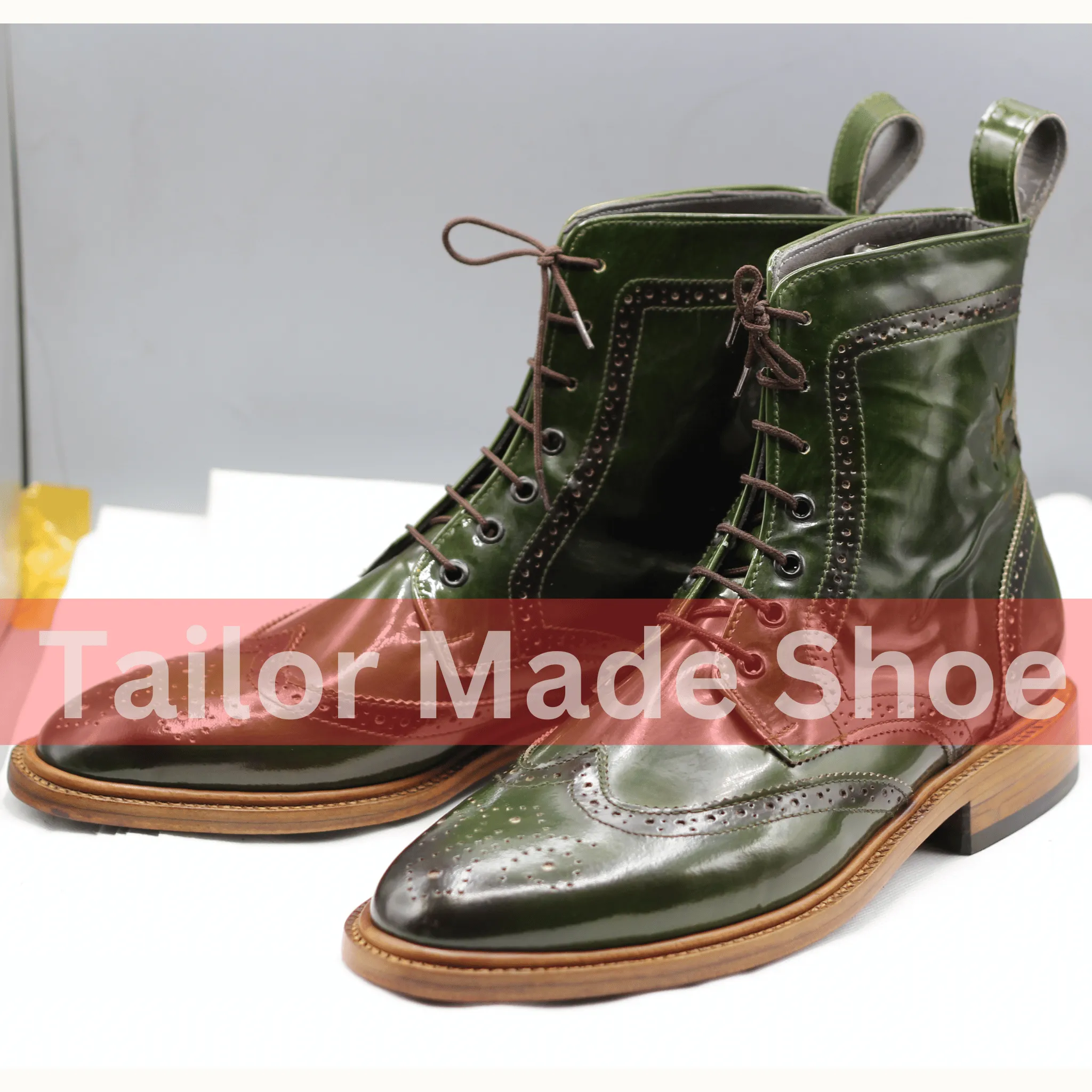 High-Quality Wingtip Brogue Boots in Glossy Green Leather Handmade Green Leather Brogue Boots – Classic Wingtip Design