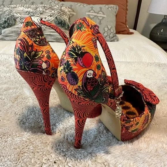 IRON FIST LOCO KOKO PLATFORM HEELS Long Gone Orange Print w/ Charm on Strap sz 9
