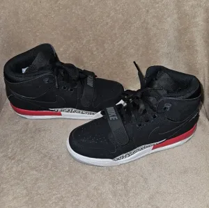 Jordan Legacy 312 GS, 5.5 Youth, Black/Fire Red/Gray/White