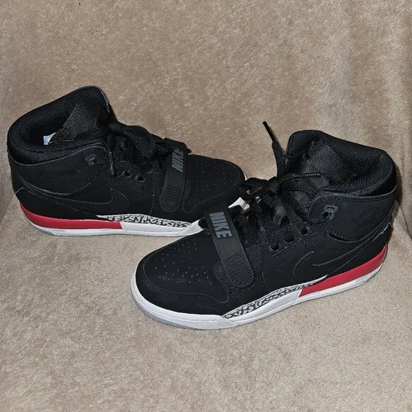 Jordan Legacy 312 GS, 5.5 Youth, Black/Fire Red/Gray/White