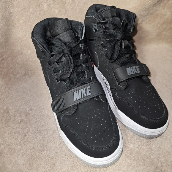 Jordan Legacy 312 GS, 5.5 Youth, Black/Fire Red/Gray/White