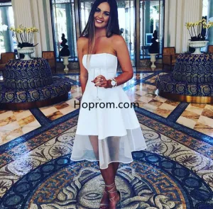 Knee-Length A-line Sleeveless Strapless Homecoming Dress
