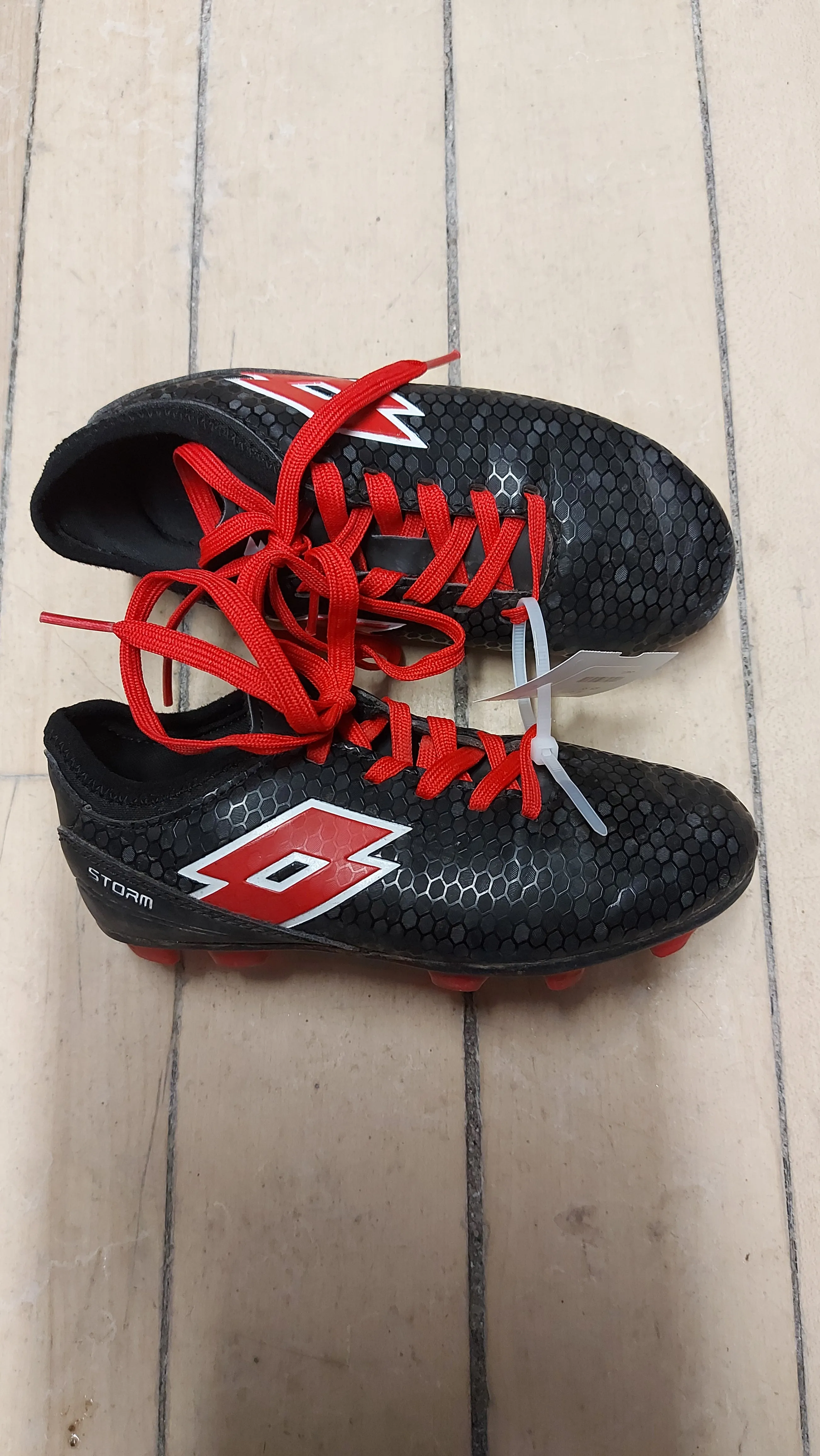 Lotto black cleats 12