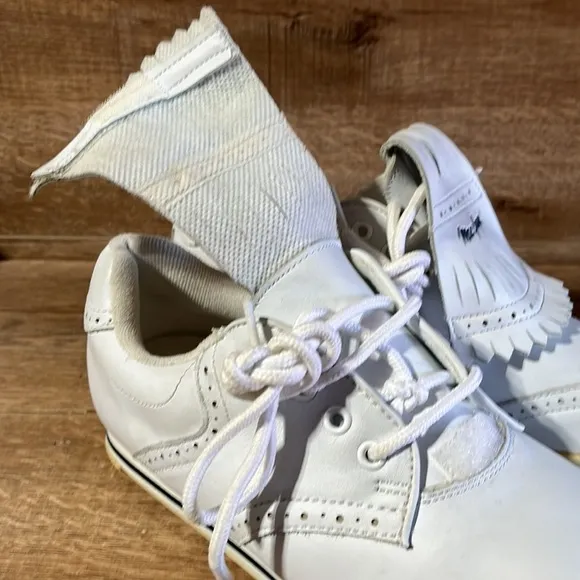 MacGregor Women's Golf Shoes Size 9 Genuine Leather Upper Kiltie 6901 0640
