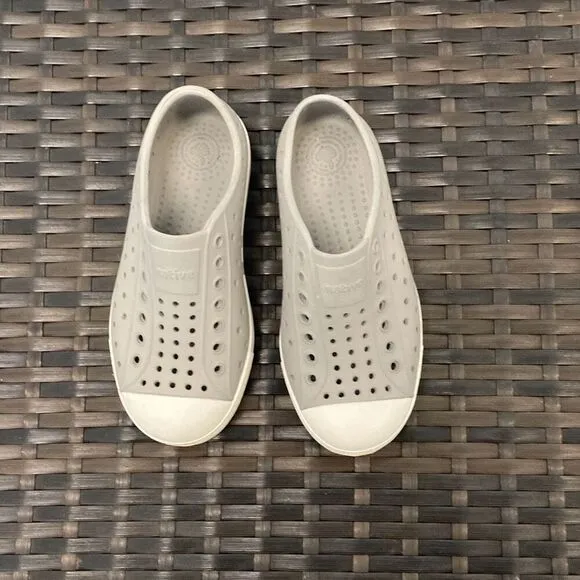 Native Jefferson kid shoes children’s size 12