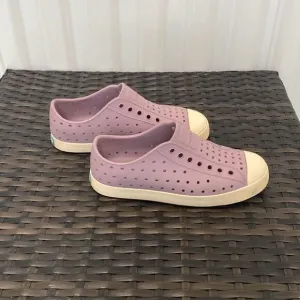 Native Jeffersons shoes, kid size junior 2