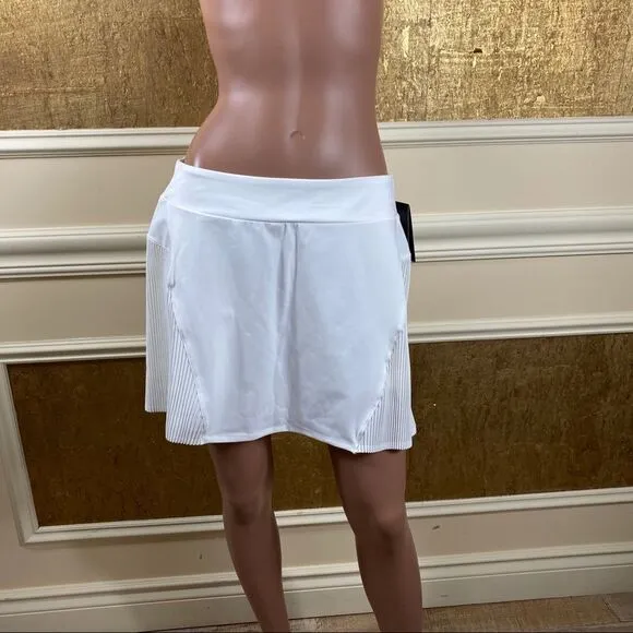 Nike Dri Fit white golf/tennis pleated skirt L