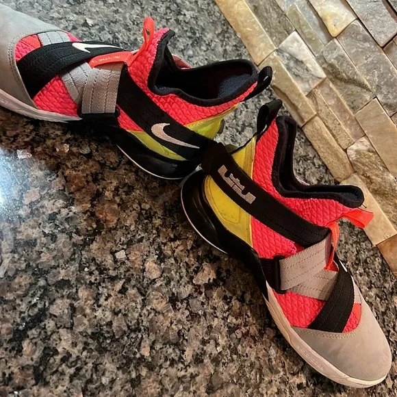 Nike Lebron Soldier 6Y GUC