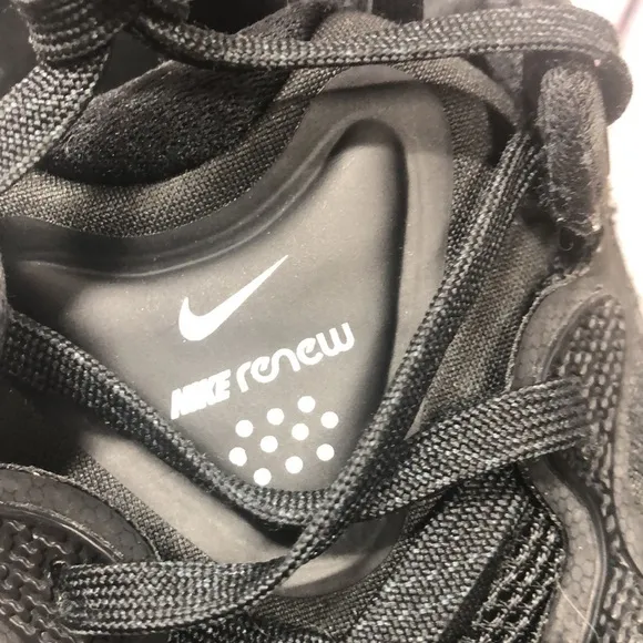 Nike renew black
