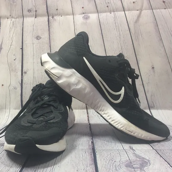 Nike renew black