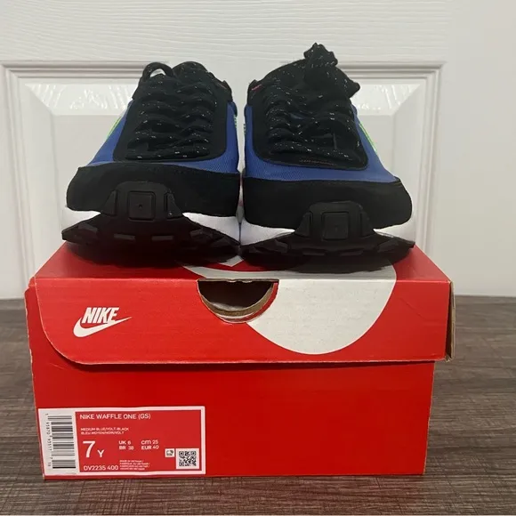 Nike Waffle One (GS), size 7Y