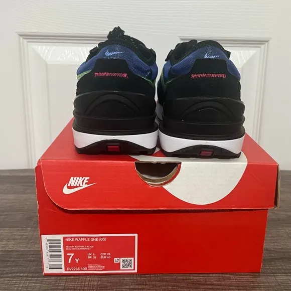 Nike Waffle One (GS), size 7Y