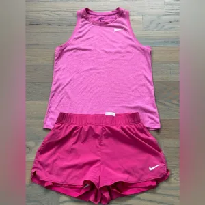 Nike women’s tennis outfit size S