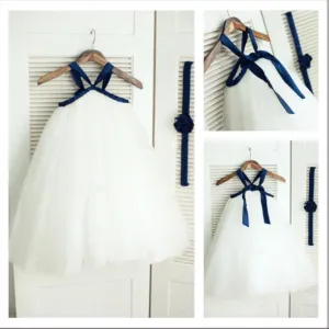 Tulle Spaghetti Straps Sleeveless Flower Girl Dresses With Hand-Made Flower