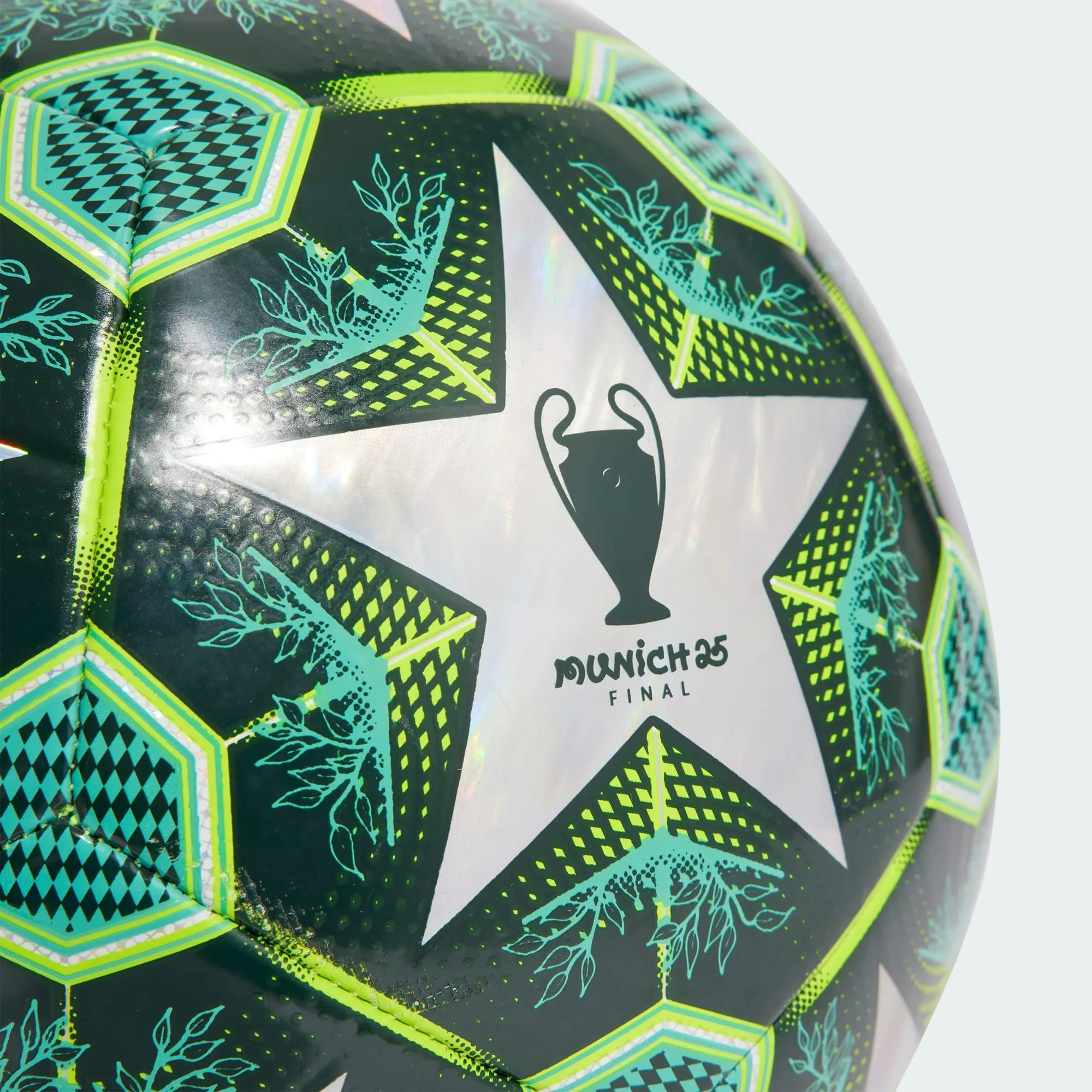 UCL Training 24/25 Knockout Stages Foil Ball